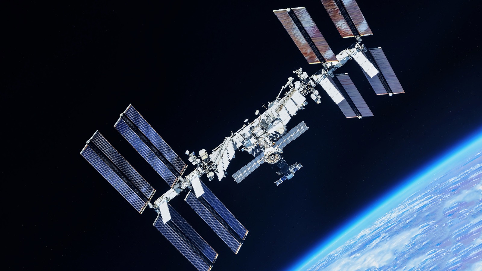 NASA Plans Decommissioning of ISS, Welcomes Private Space Stations