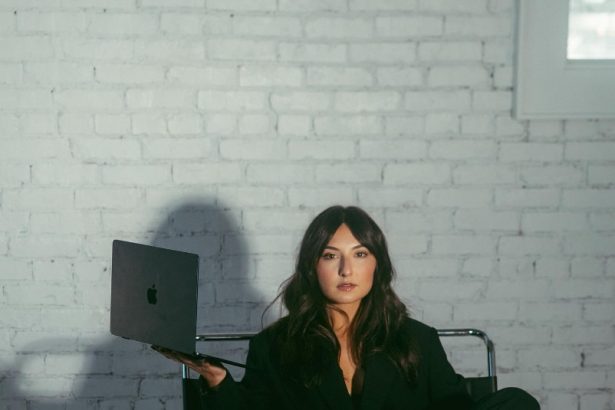 Jenna Puzzio, Founder of Fill Your Books